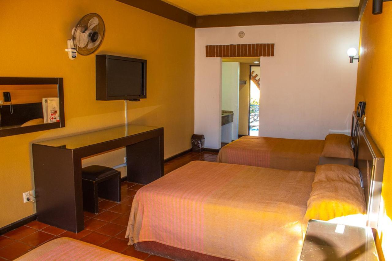 מורליה Hotel Villa Capri מראה חיצוני תמונה